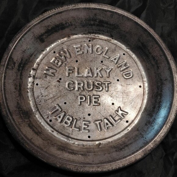 2 New England Table Talk Flaky Crust Pie Tins - 1 with 10 Cent Deposit - Picture 2 of 5